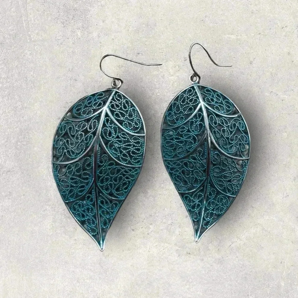 NWT 2” Silver Tone Leaf Charm Earrings - Blue/Green Leaf - Dangle - Picture 1 of 6